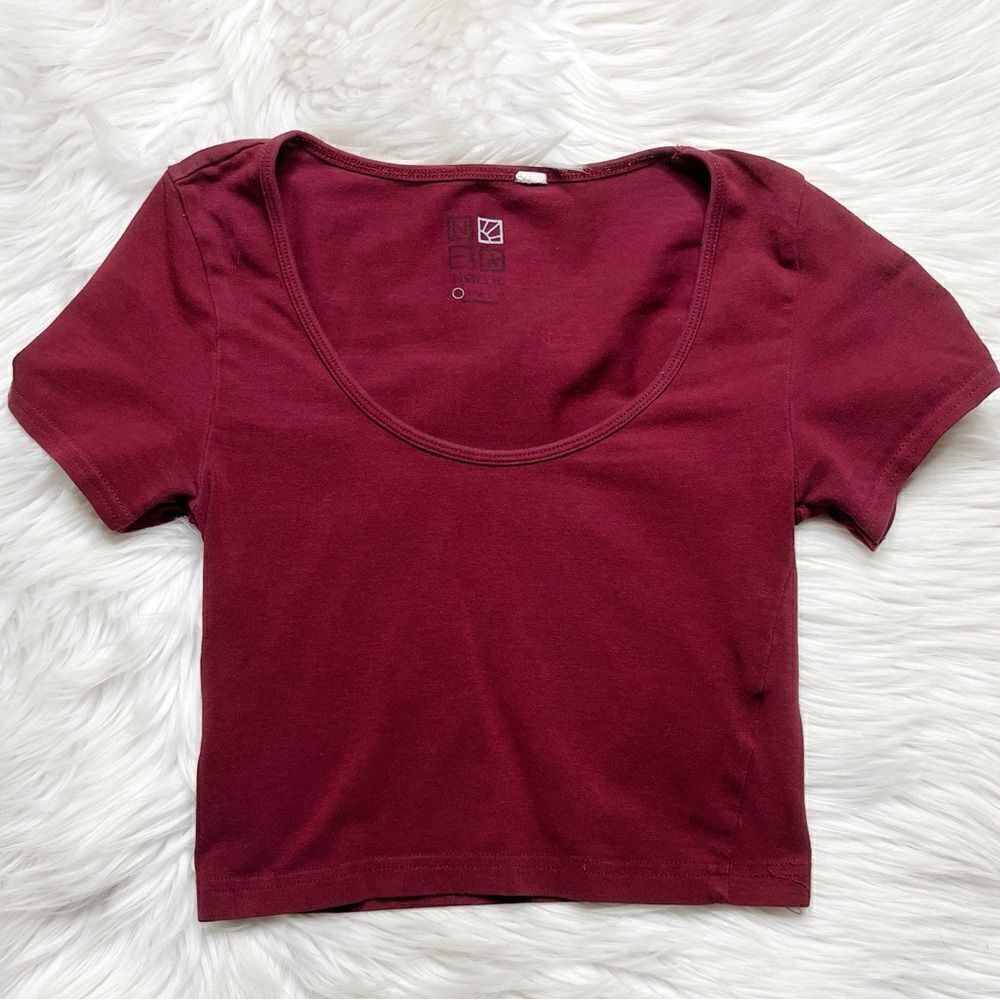 Nollie Short Sleeve Crop Top Maroon Size XS